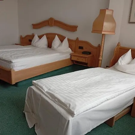 Hopp Garni Hotel 3*