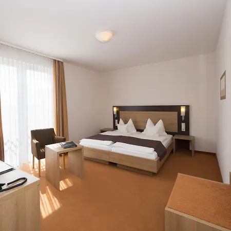 Hotel Hopp Garni 3*
