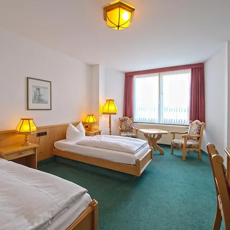 Hotel Hopp Garni 3*